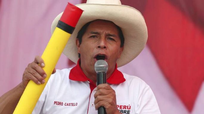 Pedro Castillo le pidió la renuncia a todo su Gabinete