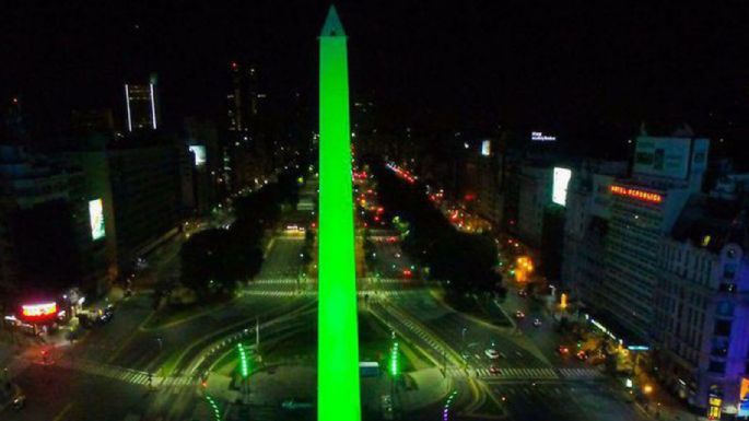 El Gobierno porteño iluminará de verde monumentos para concientizar sobre el cambio climático