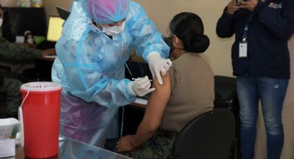 Ecuador aplicará una tercera dosis contra el coronavirus en enero