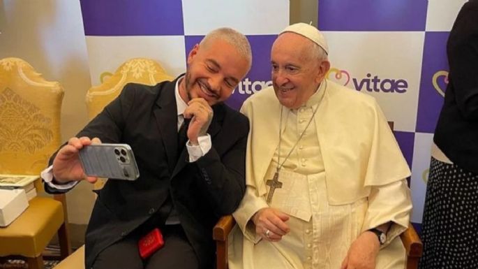 J Balvin sorprendió al fotografiarse junto al Papa