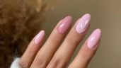 Cómo sumarse a la tendencia Barbie con este diseño de uñas rosa