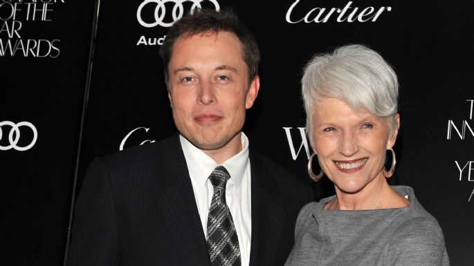 A los 72 años, la madre de Elon Musk sacude el mundo de las pasarelas