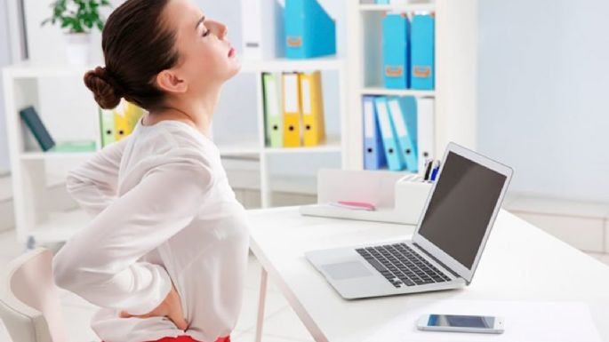 Home office: te contamos cuáles son los tips para evitar el dolor de espalda frente a la computadora