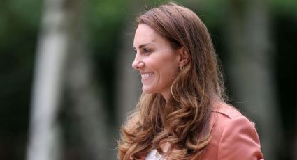 Blazer, jeans y zapatillas: el look "todoterreno" de Kate Middleton