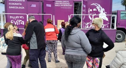 El referente del Movimiento Evita, Gildo Onorato, visitó el camión de salud sexual transfeminista