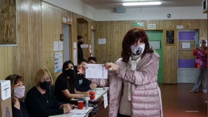 Cristina Fernández de Kirchner votó: “Por el futuro de la Argentina”