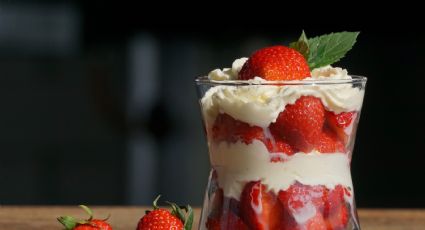 Frutillas con crema: una receta fácil del clásico postre con solo 3 ingredientes