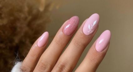 Cómo sumarse a la tendencia Barbie con este diseño de uñas rosa