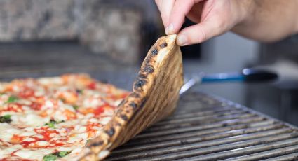 Celebremos la semana de la pizza con una exquisita versión a la parrilla